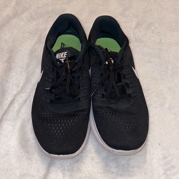 Nike Free Runs - Picture 4 of 5